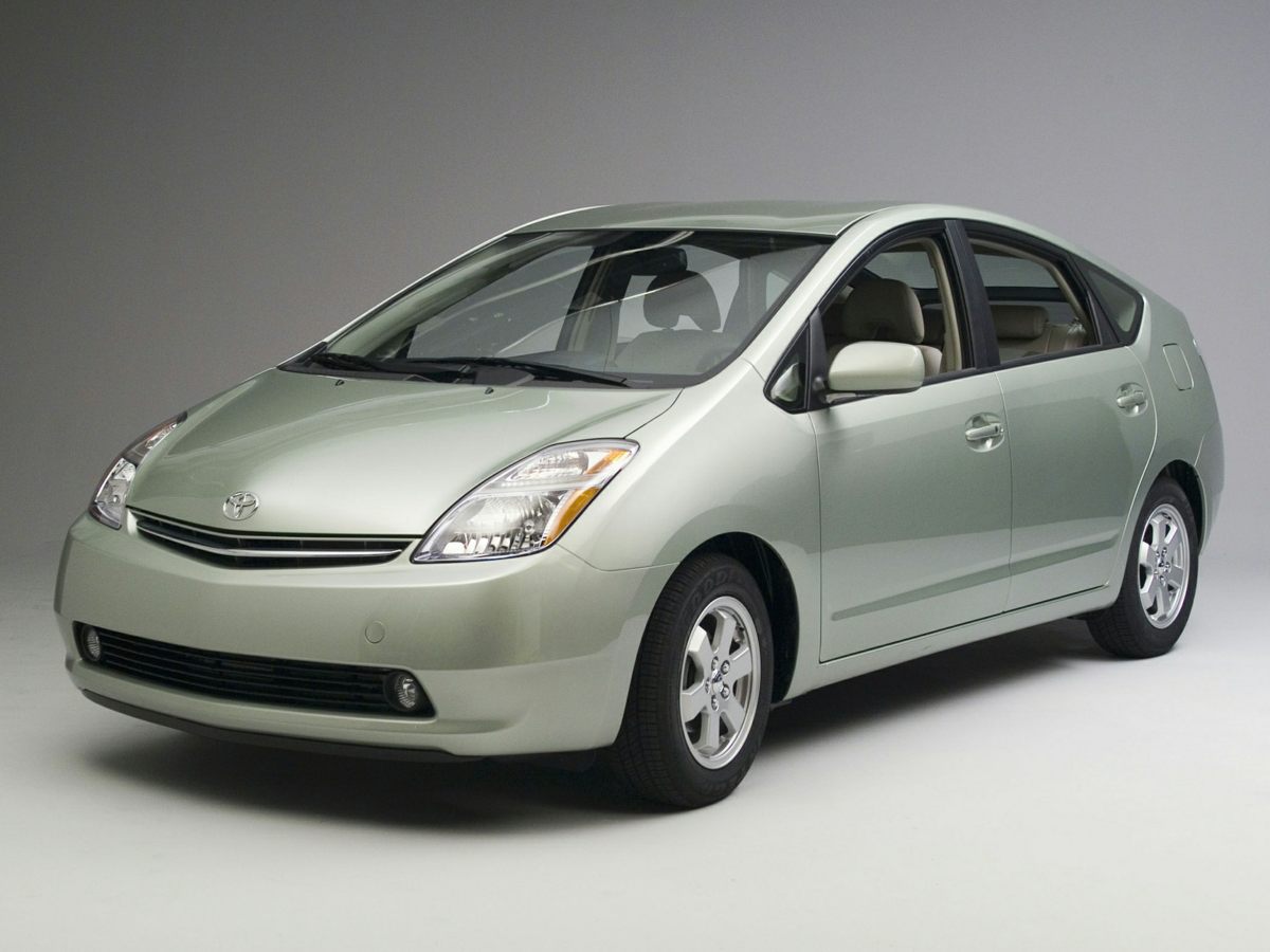 Width of 2006 toyota prius