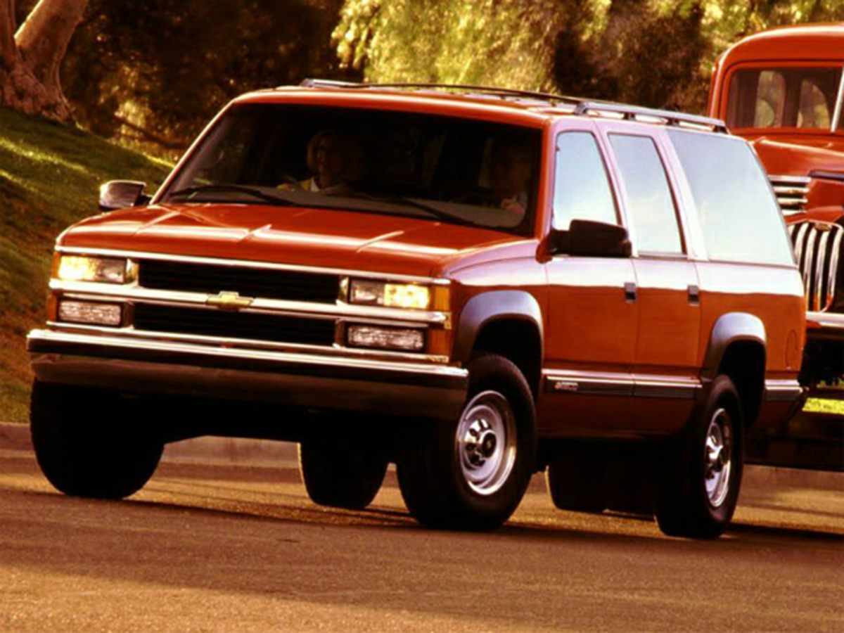 1999 Chevrolet Suburban Base's photo