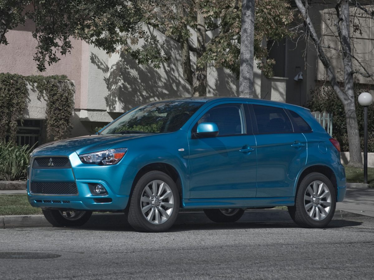 Pre Owned 2011 Mitsubishi Outlander Sport Es