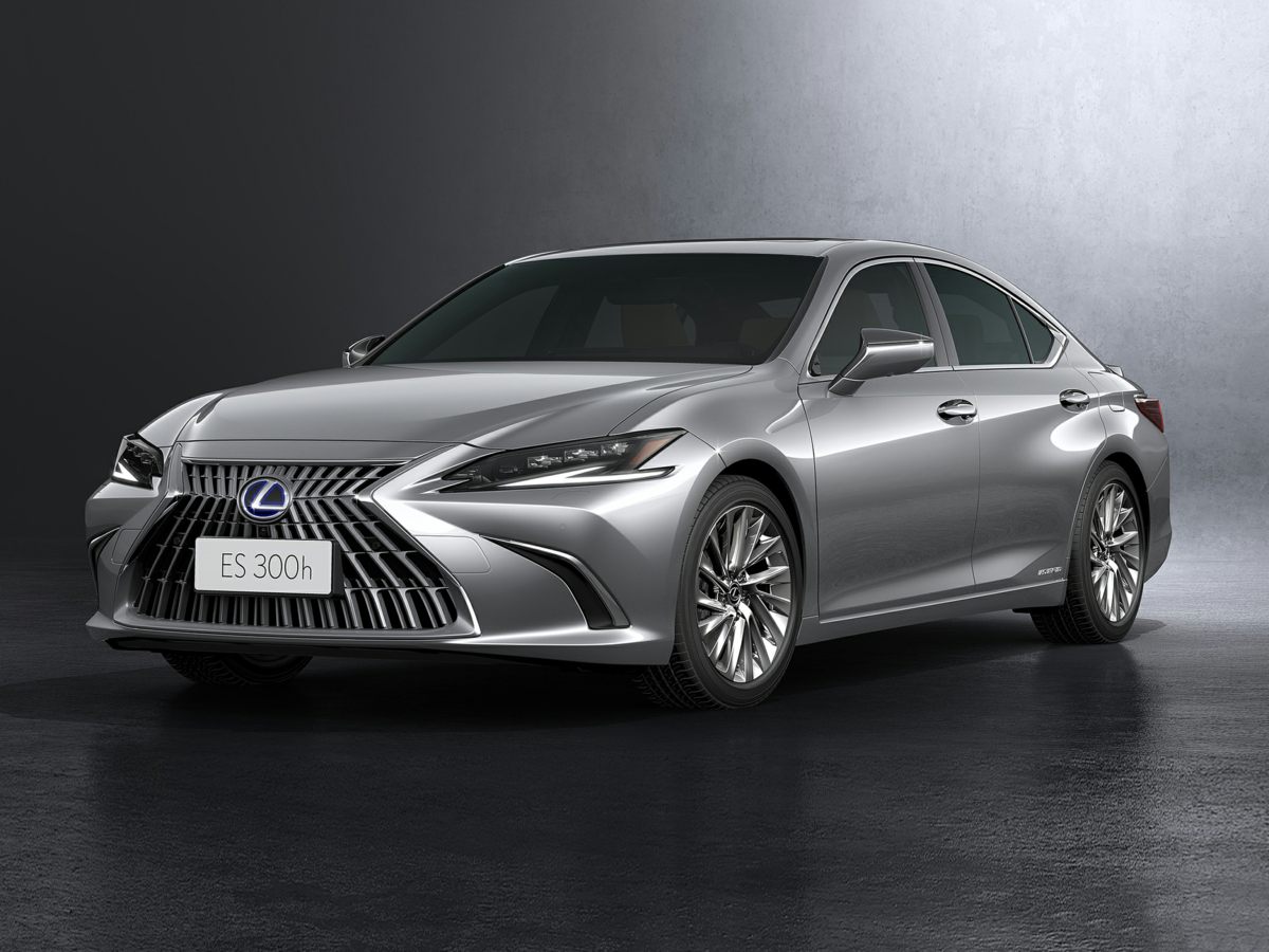 2022 Lexus ES Hybrid 300h Luxury Hero Image