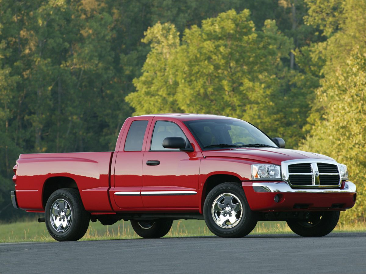 Bright Silver Clearcoat Metallic 2006 Dodge Dakota Laramie Quad Cab 4WD Pickup Truck Four-Wheel Drive 5-Speed Automatic