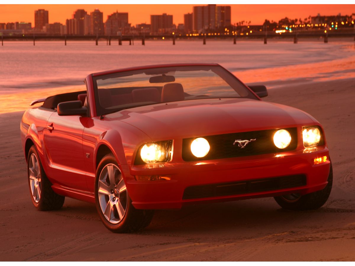 2006 Ford Mustang GT Deluxe Convertible RWD