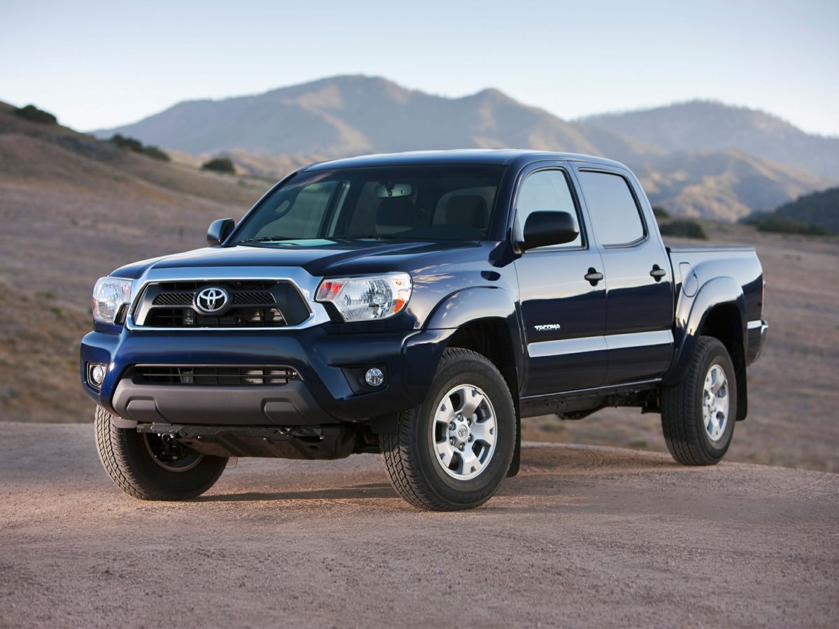 Silver 2012 Toyota Tacoma Access Cab V6 4WD Pickup Truck Four-Wheel Drive 6-Speed Manual Overdrive