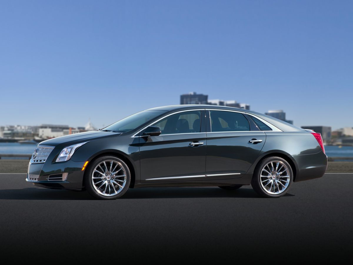 Silver Coast Metallic 2014 Cadillac XTS Luxury FWD Sedan Front-Wheel Drive 6-Speed Automatic