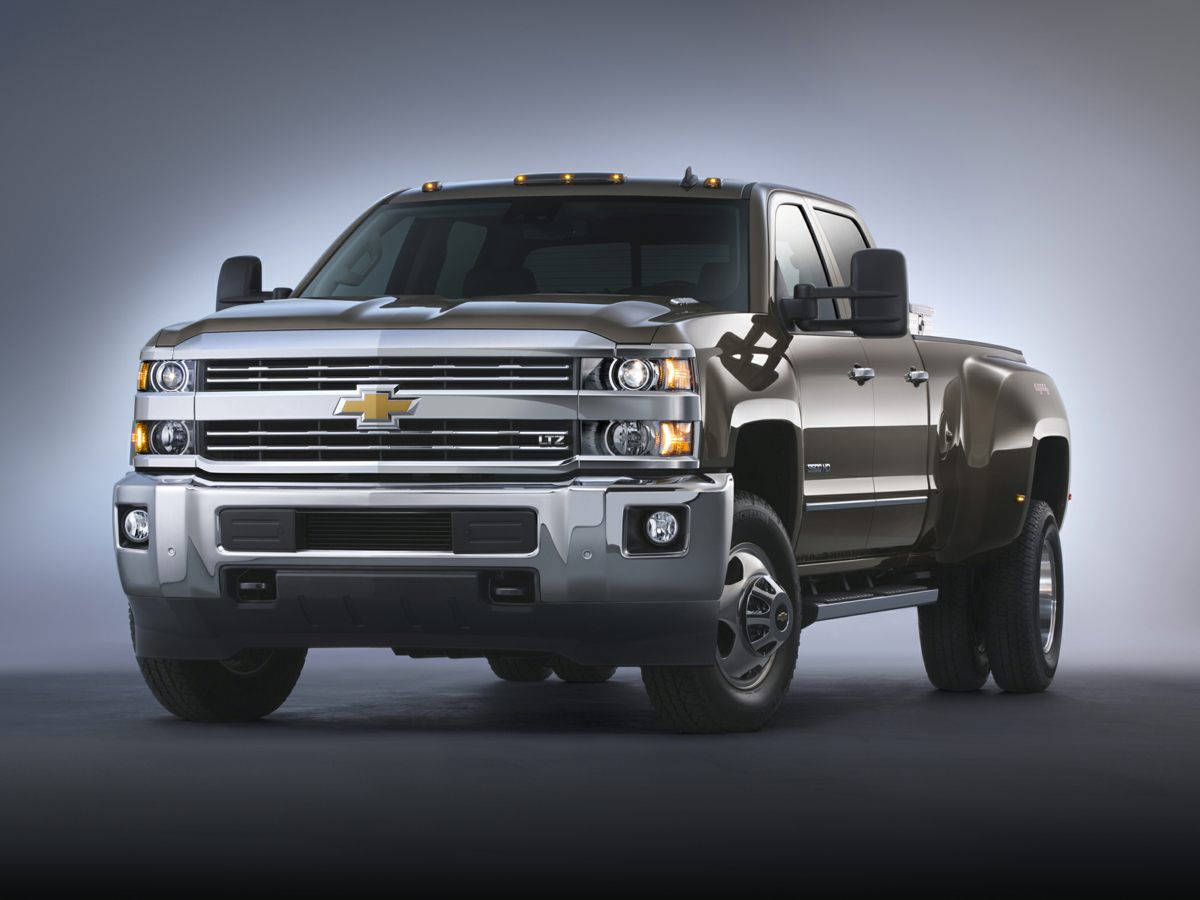 Summit White 2015 Chevrolet Silverado 3500HD High Country Crew Cab 4WD Pickup Truck Four-Wheel Drive 6-Speed Automatic Overdrive