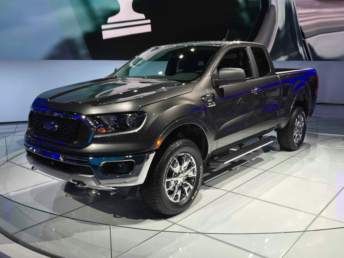 Blue (Azure Gray Metallic Tri-Coat) 2023 Ford Ranger XLT SuperCrew 4WD Pickup Truck Four-Wheel Drive Automatic