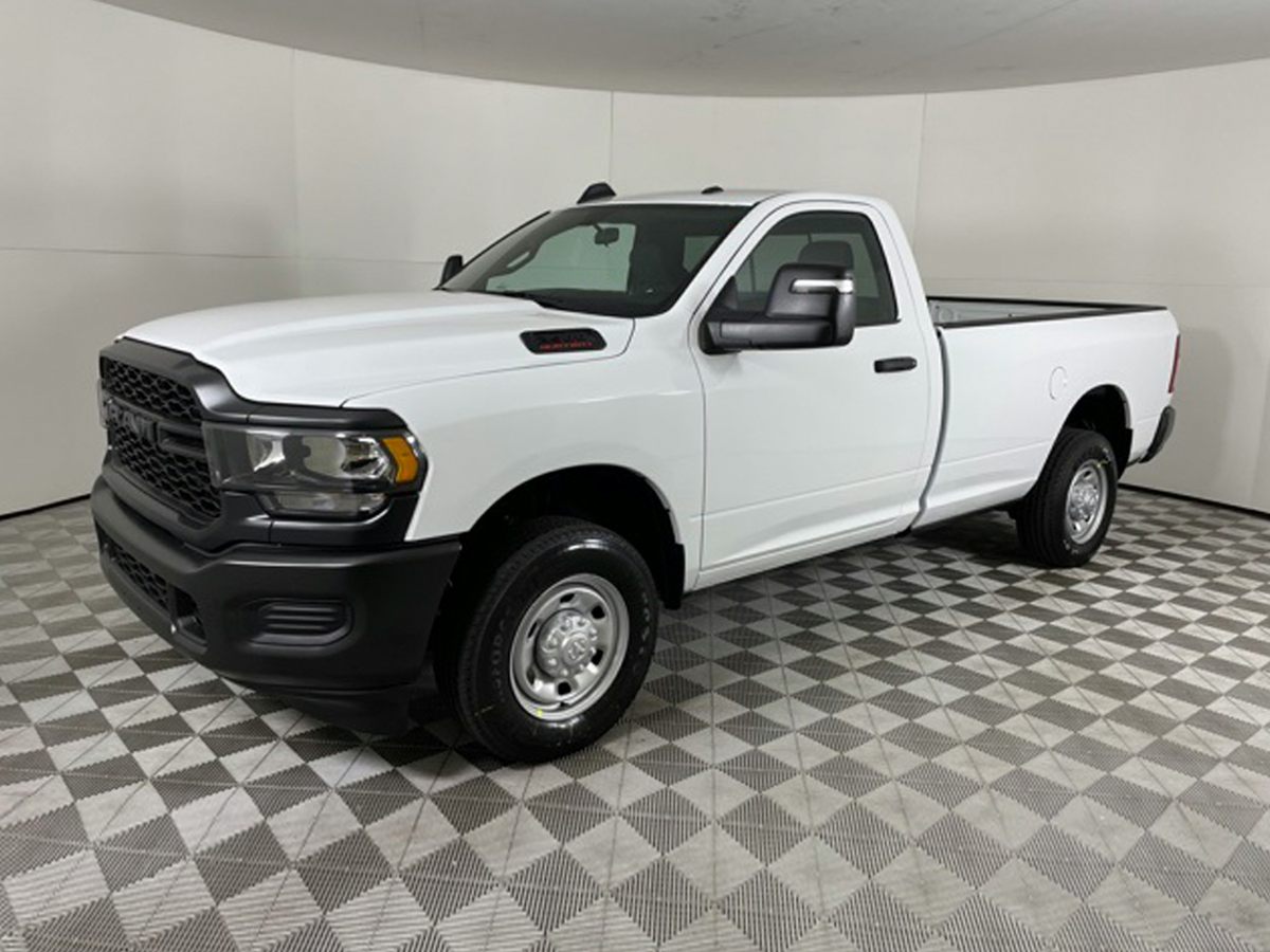Bright White Clearcoat 2023 RAM 2500 Big Horn Crew Cab LB 4WD Pickup Truck Four-Wheel Drive 6-Speed Automatic