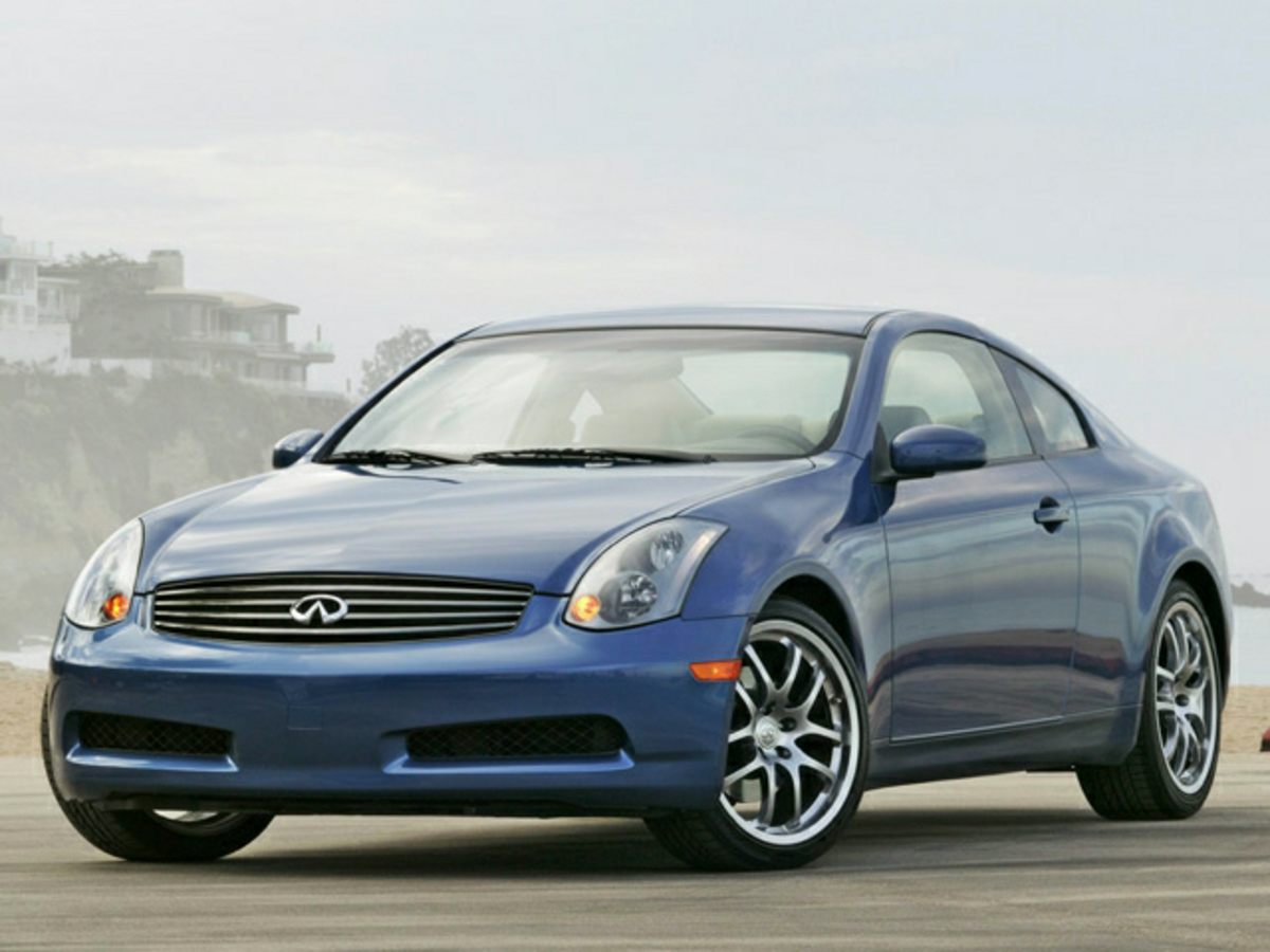 2006 Infiniti G35 Coupe Base CD player Bumpers: body-color