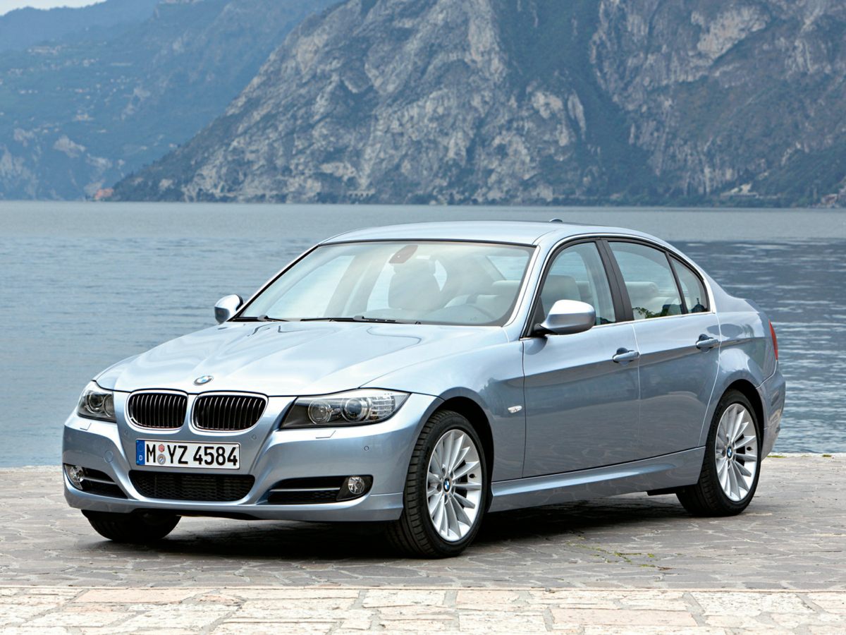 2011 BMW 3 Series 328i 1