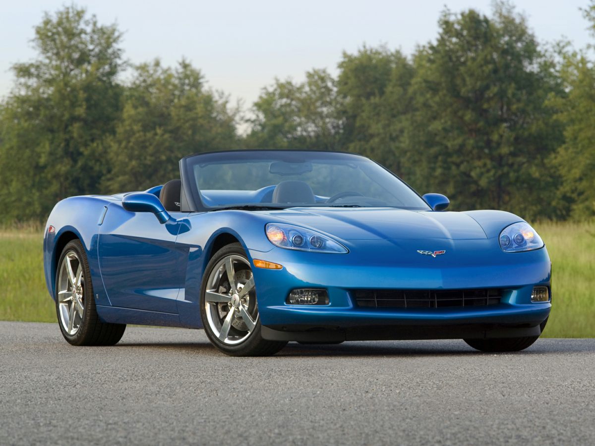 Used 2008 Chevrolet Corvette Base in Quincy IL 1G1YY36W685110468