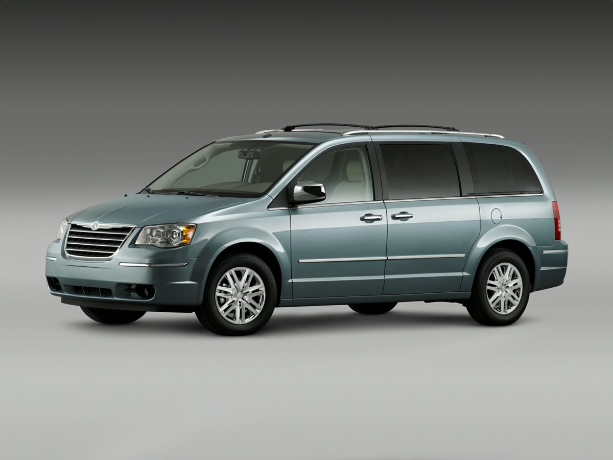 2010 Chrysler Town & Country LX photo