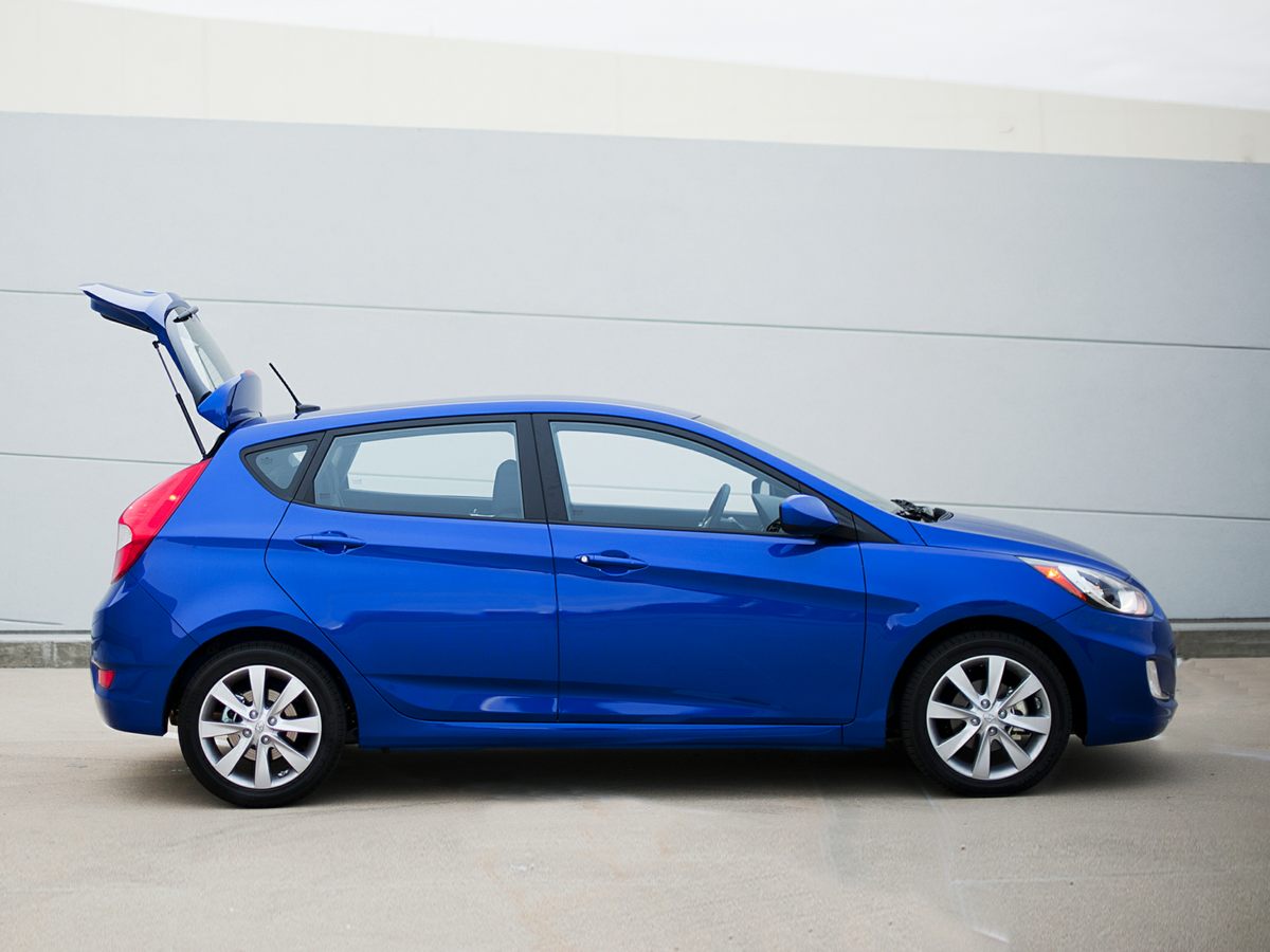 2013 Hyundai Accent SE 1