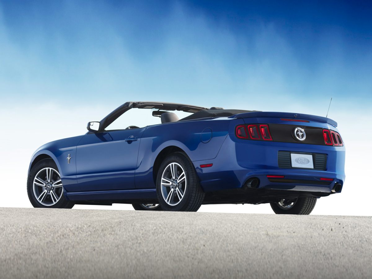 2014 Ford Mustang V6 photo