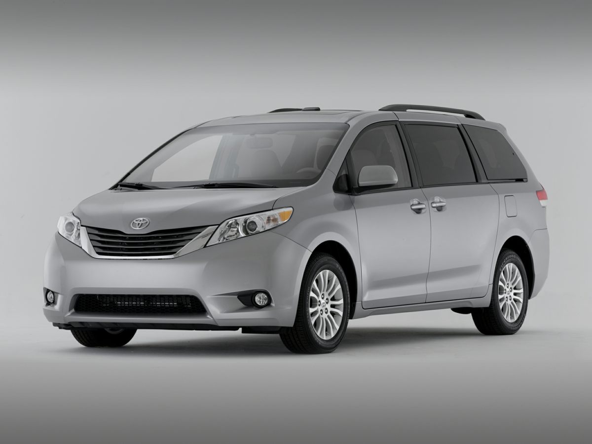 2012 Toyota Sienna LE 1