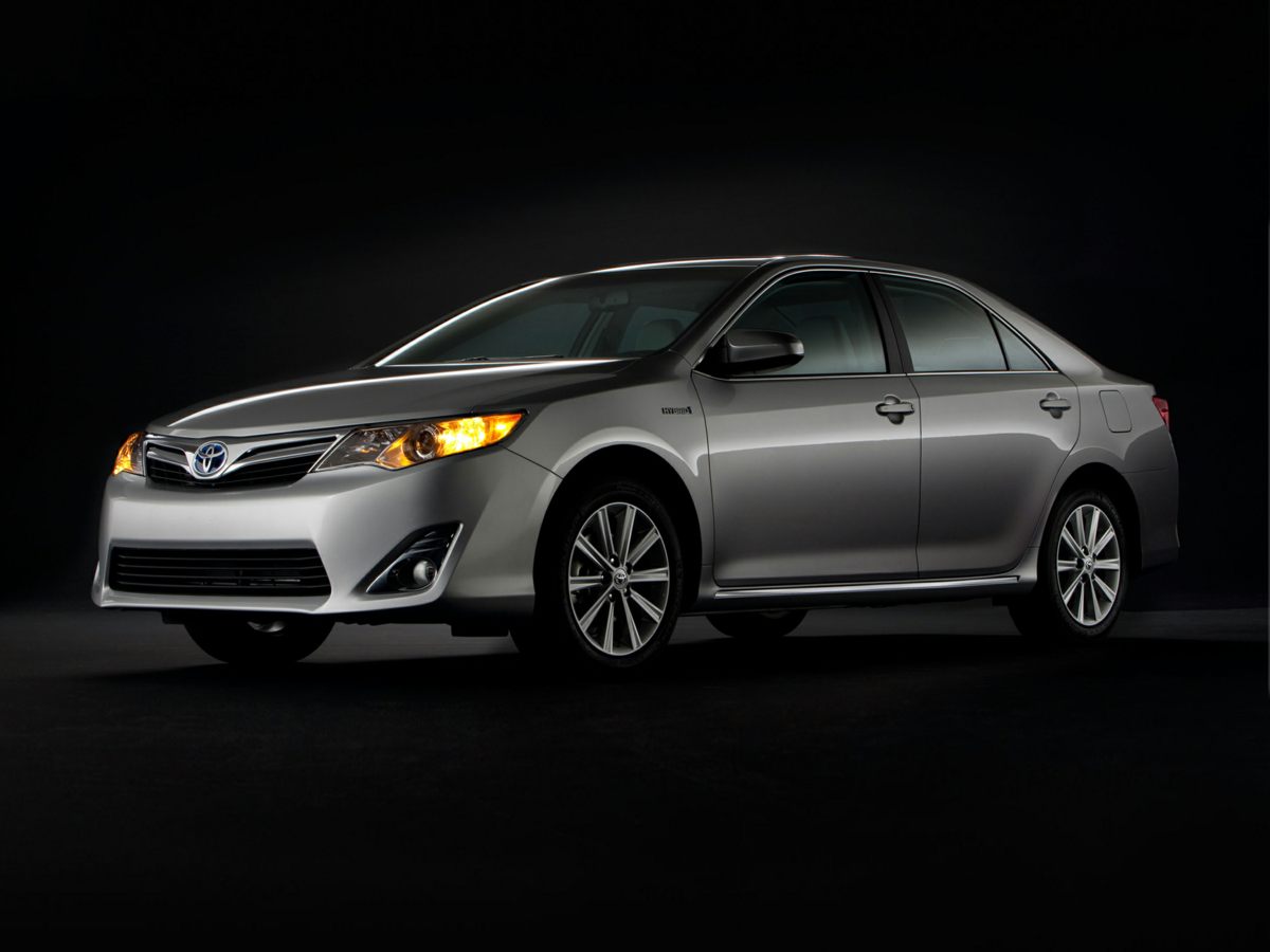 2013 Toyota Camry Hybrid LE photo