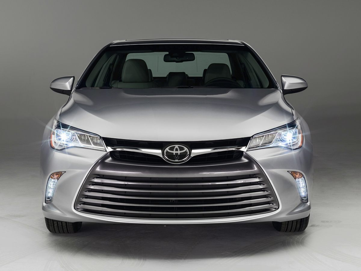 2016 Toyota Camry XLE photo