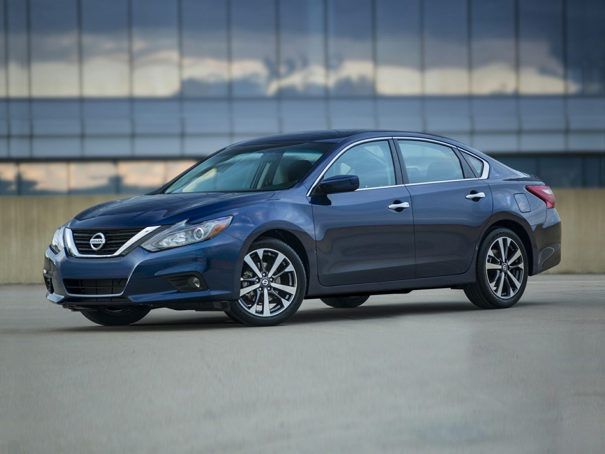 2016 Nissan Altima 2.5 SR photo