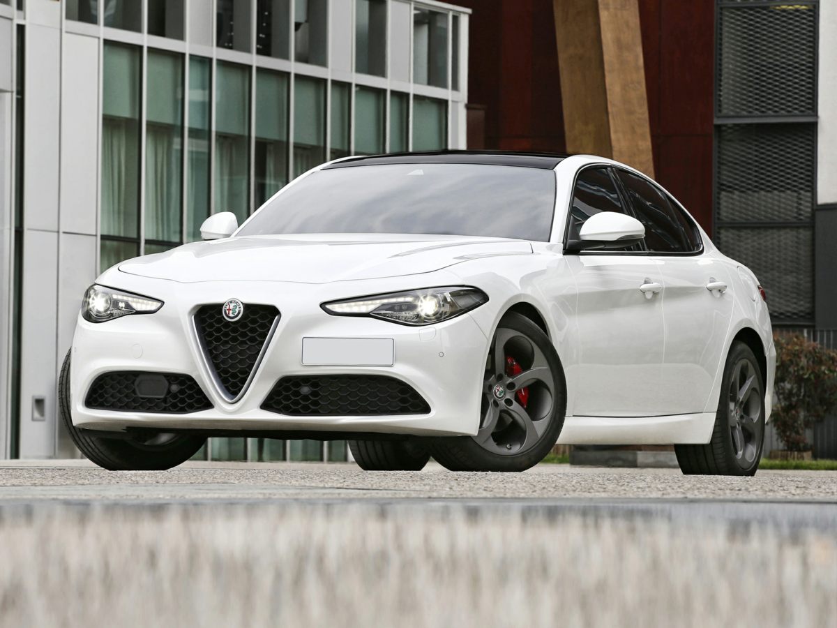 2019 Alfa Romeo Giulia Base 1