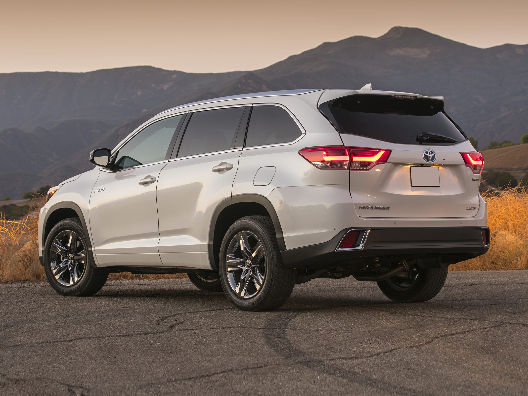 2019 Toyota Highlander Hybrid XLE 2019 Toyota Highlander Hybrid XLE ...