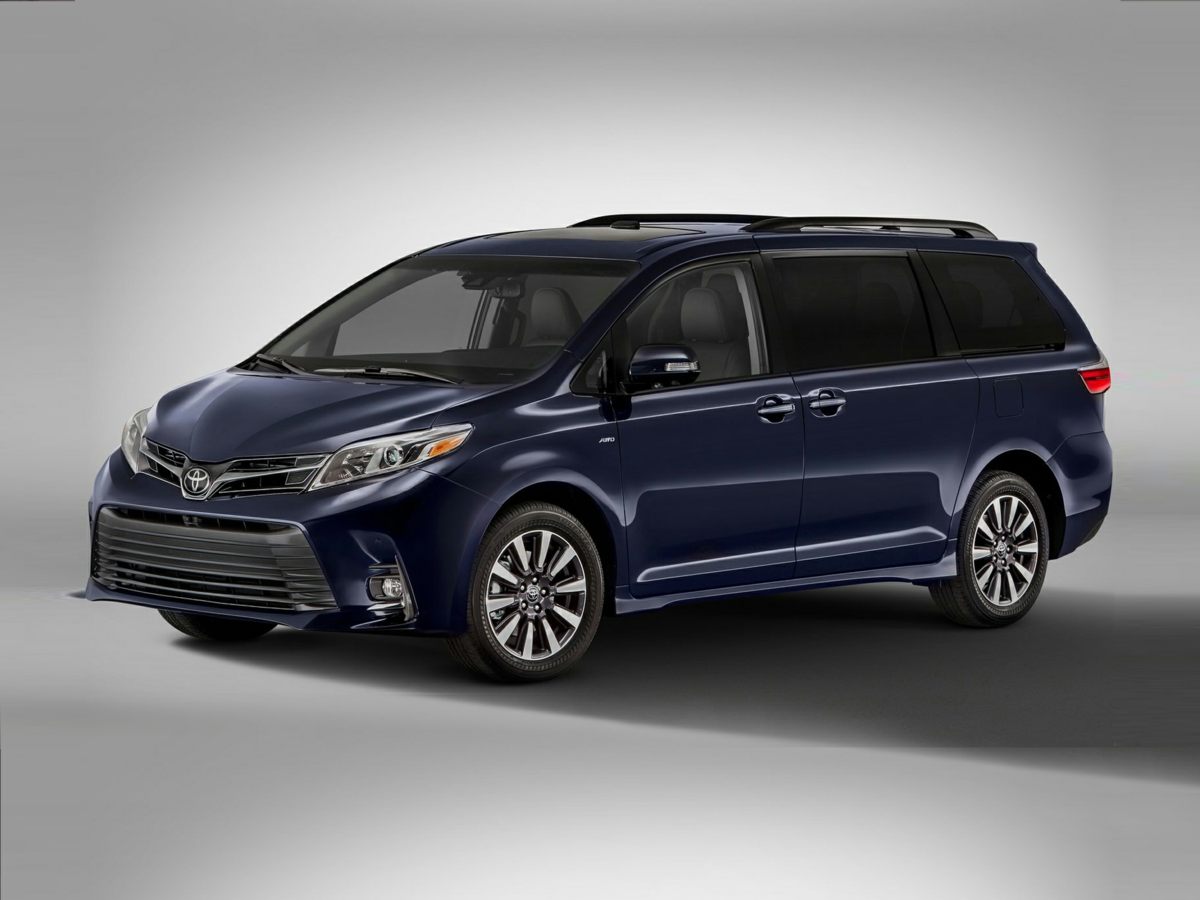 2020 Toyota Sienna LE images