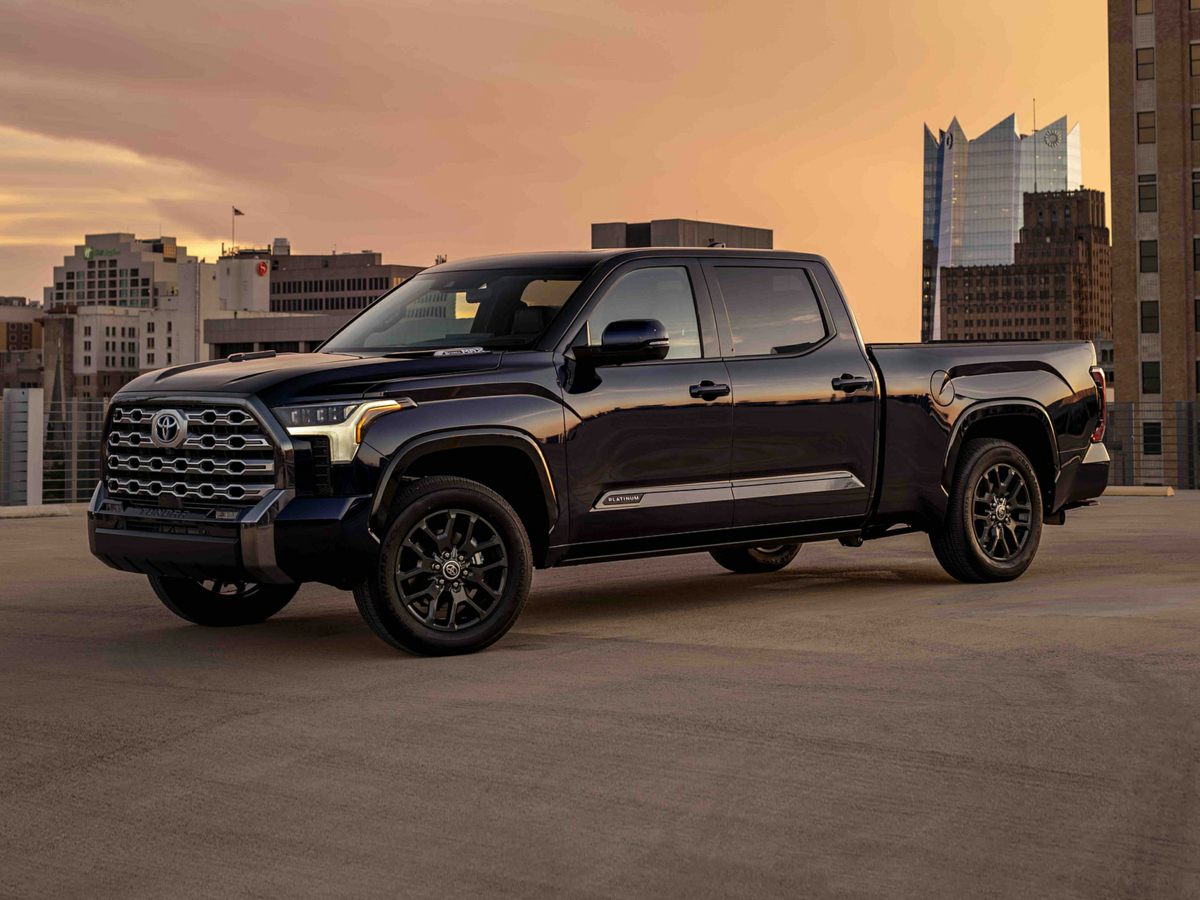 New 2024 Toyota Tundra Limited LIMITED CREWMAX 5.5 in Romeoville 