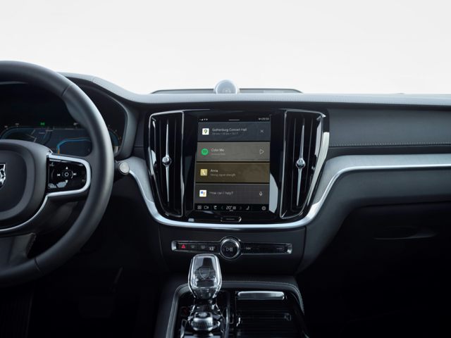 2025 Volvo V60 Cross Country Interior