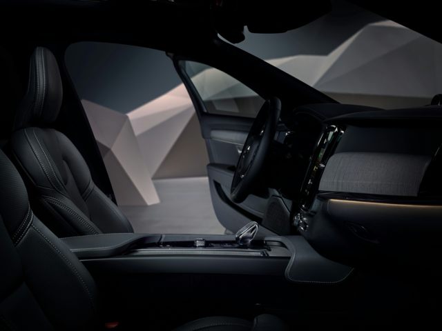 2025 Volvo V90 Cross Country Interior