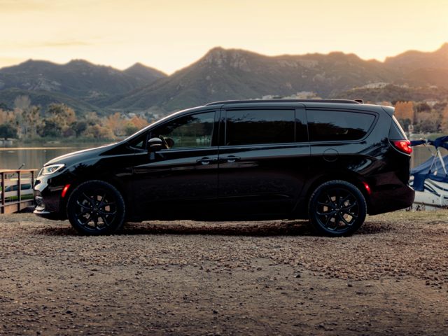 2024 Chrysler Pacifica Exterior