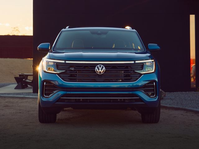 2025 Volkswagen Atlas Cross Sport Front View