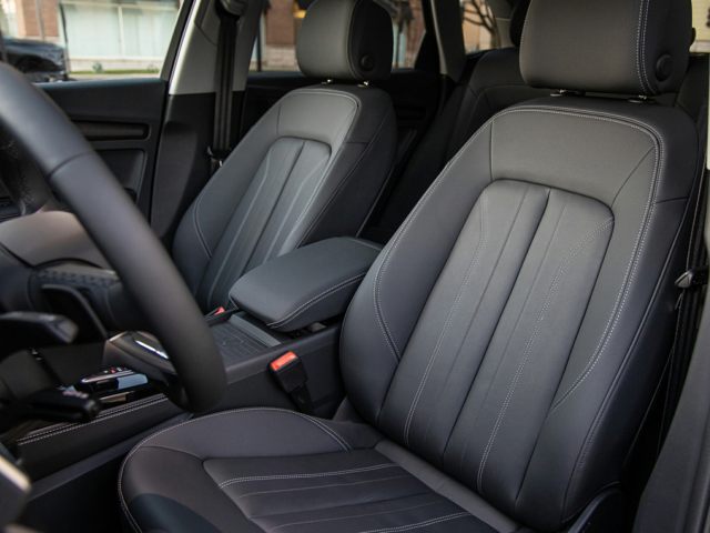 2023 Audi Q5 Hybrid Front Seat
