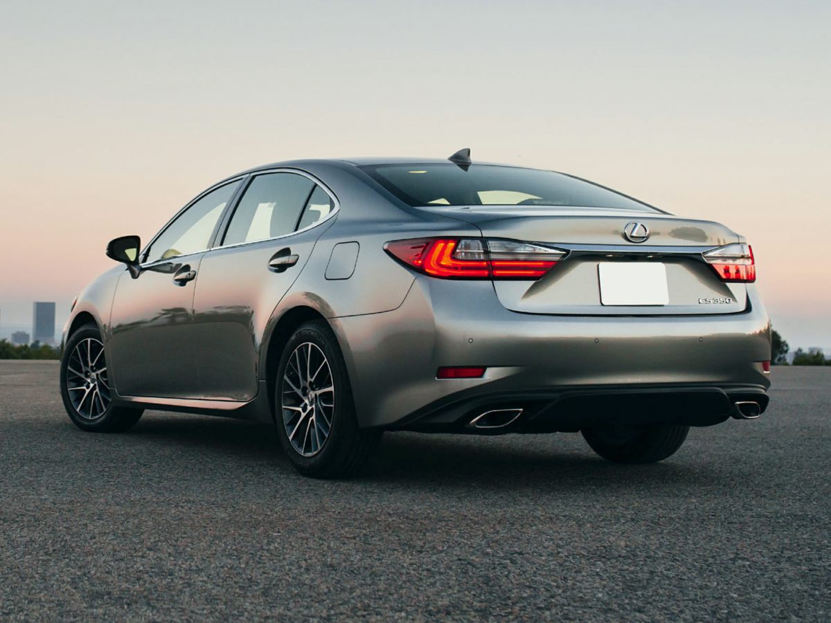 used 2018 Lexus ES car, priced at $29,995