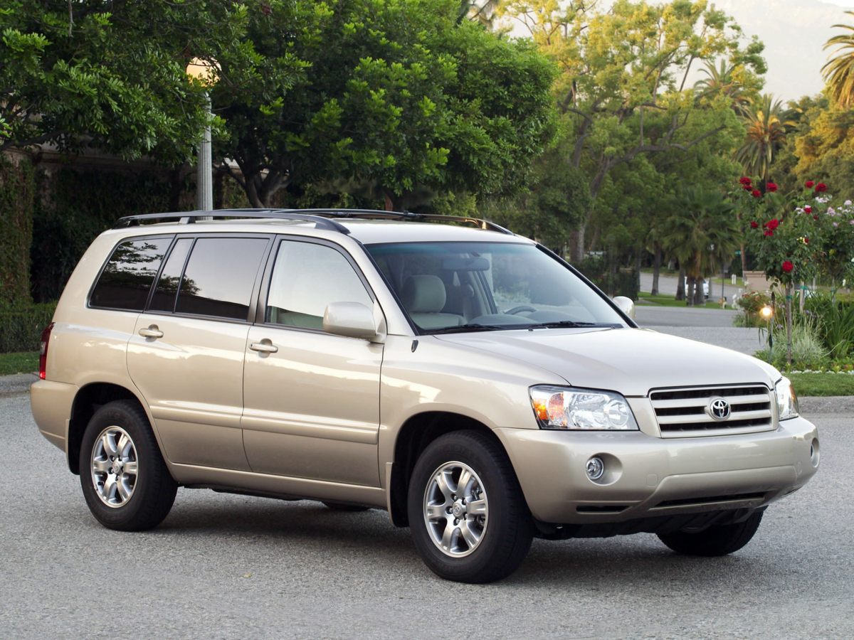 used 2004 Toyota Highlander car