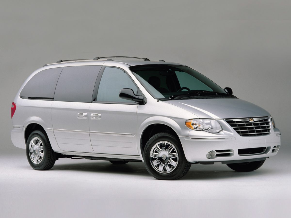 used 2005 Chrysler Town & Country car