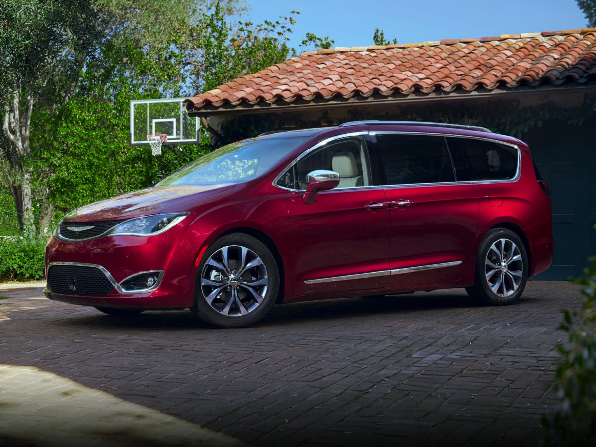 used 2018 Chrysler Pacifica car, priced at $15,500