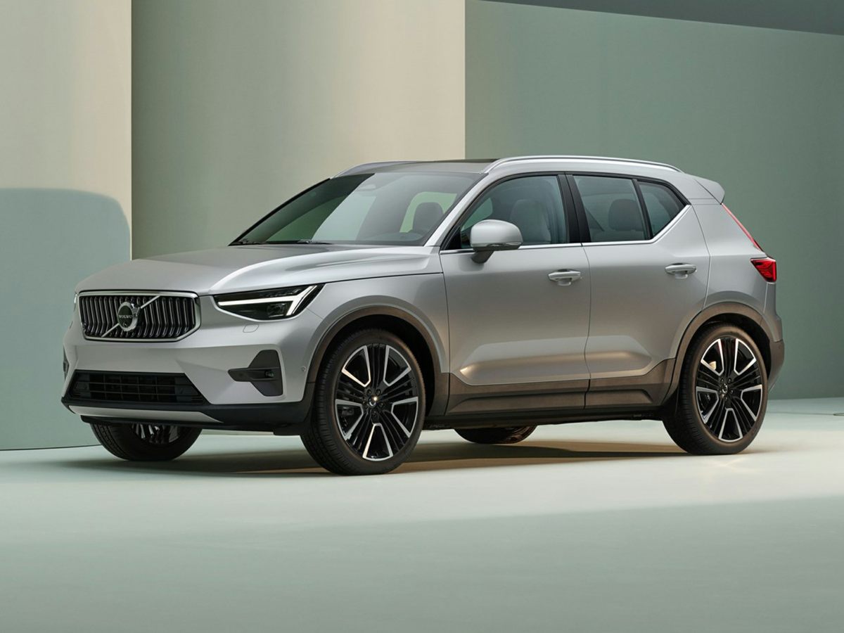 used 2023 Volvo XC40 car, priced at $35,991